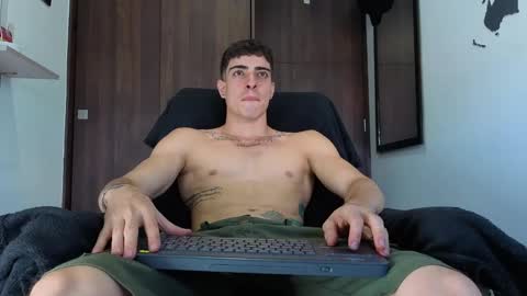 ethangreey1 online show from October 13, 9:37 pm