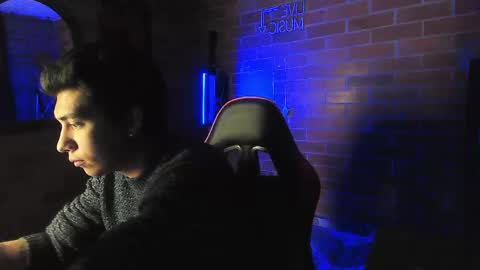 Snapshot of ethann2_ chatting on April 4, 6:22 am ethann2_ online show from April 4, 6:22 am