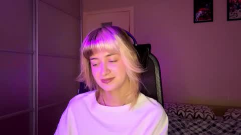 Emily online show from November 11, 6:46 am