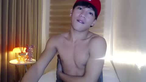 Snapshot of etherealboytoy4hire chatting on June 18, 2:21 pm Rey online show from June 18, 2:21 pm