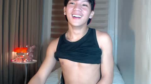 Snapshot of etherealboytoy4hire chatting on June 25, 2:32 pm Rey online show from June 25, 2:32 pm