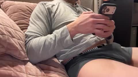 Snapshot of eu_dude chatting on March 10, 3:11 am eu_dude online show from March 10, 3:11 am