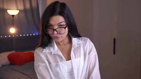 Snapshot of eulabrenneis chatting on December 3, 8:23 am Camila online show from December 3, 8:23 am