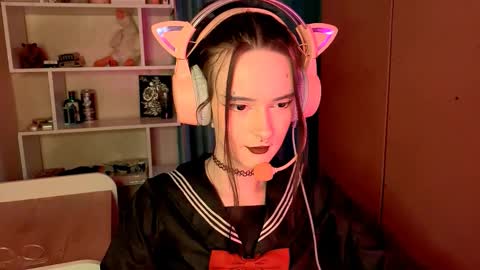 Snapshot of eunabiddlecome chatting on February 19, 11:17 am Kate online show from February 19, 11:17 am