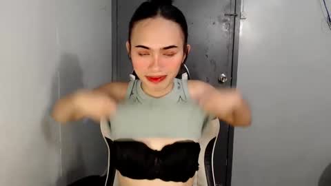 YELLA online show from December 30, 11:48 am