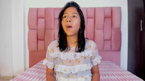 Snapshot of euphoria_hotgirl chatting on October 18, 12:50 pm Euphoria online show from October 18, 12:50 pm