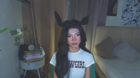 Snapshot of euphoric_goddess chatting on June 23, 5:05 am euphoric_goddess online show from June 23, 5:05 am