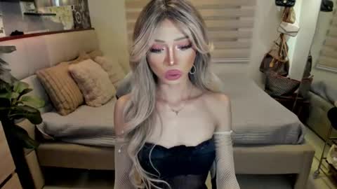 Snapshot of euphoric_goddess chatting on July 28, 9:36 pm euphoric_goddess online show from July 28, 9:36 pm