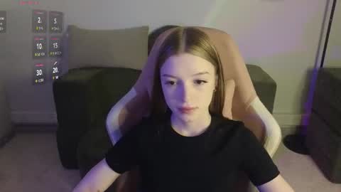 Snapshot of eva__thompson chatting on June 10, 1:28 am Eva online show from June 10, 1:28 am