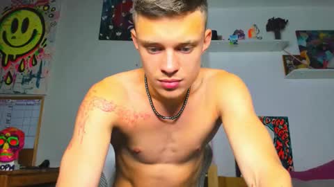 Hot Couple online show from September 27, 11:59 am