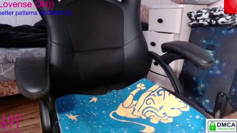 Snapshot of eva_blond_hot chatting on February 19, 8:01 am Eva online show from February 19, 8:01 am