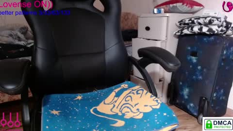 Snapshot of eva_blond_hot chatting on March 3, 5:29 pm Eva online show from March 3, 5:29 pm