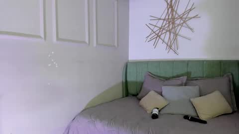 Eva  online show from September 17, 1:51 am
