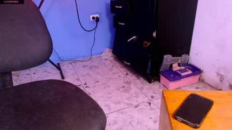 Iris Smile  independent model online show from April 7, 2:50 pm