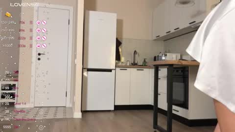 Snapshot of eva_collins_x chatting on December 4, 1:48 am Eva online show from December 4, 1:48 am