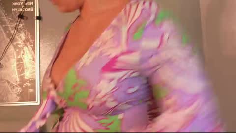 Snapshot of eva_daemon chatting on November 17, 11:54 pm EVA DAEMON online show from November 17, 11:54 pm