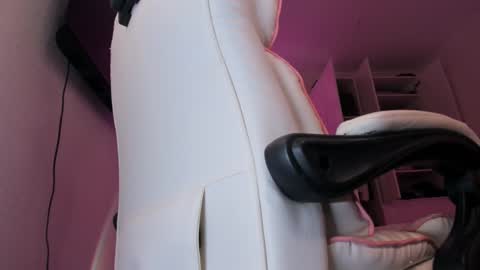 Snapshot of eva_davi chatting on January 31, 5:09 am Eva Davis online show from January 31, 5:09 am