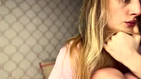 Snapshot of eva_eyre chatting on March 29, 2:39 pm Evvie online show from March 29, 2:39 pm