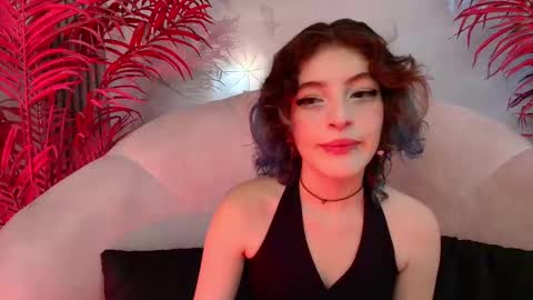 E V A online show from November 26, 7:48 pm