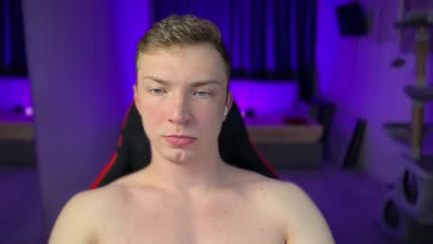 Eva and Iron online show from February 3, 7:08 pm