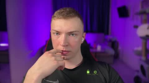 Eva and Iron online show from February 15, 8:38 pm