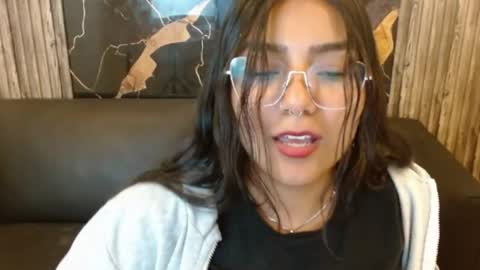 eva_luna86527 online show from May 7, 3:39 pm