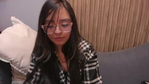 Angelinne online show from December 4, 6:33 am