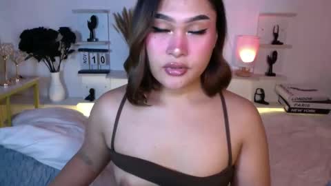 Queen Eva Mazikeen online show from November 10, 9:25 pm