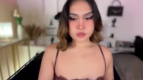 Queen Eva Mazikeen online show from March 14, 8:36 pm