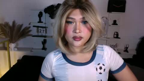 Snapshot of eva_mazikeen69 chatting on April 27, 9:35 pm Queen Eva Mazikeen online show from April 27, 9:35 pm
