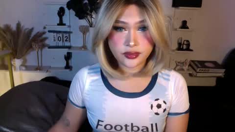 Snapshot of eva_mazikeen69 chatting on May 2, 10:04 pm Queen Eva Mazikeen online show from May 2, 10:04 pm