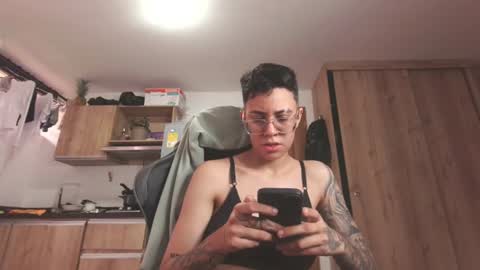 Snapshot of eva_monwalker chatting on June 10, 1:21 pm Eva cute online show from June 10, 1:21 pm