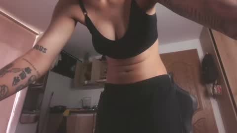 Snapshot of eva_monwalker chatting on June 11, 1:09 pm Eva cute online show from June 11, 1:09 pm