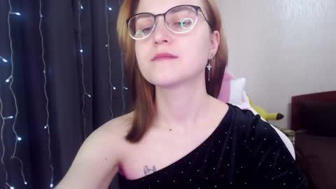 Snapshot of eva_orchid chatting on February 15, 10:00 am Eva online show from February 15, 10:00 am