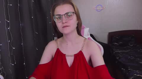 Snapshot of eva_orchid chatting on March 9, 9:35 am Eva online show from March 9, 9:35 am