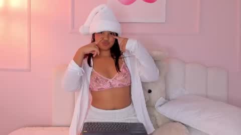 Snapshot of eva_palmer_ chatting on July 1, 1:29 am Eva online show from July 1, 1:29 am