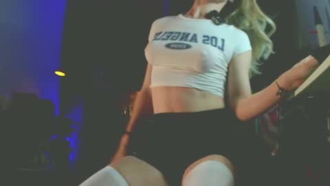 Snapshot of eva_quagmire chatting on February 10, 12:20 pm Eva online show from February 10, 12:20 pm