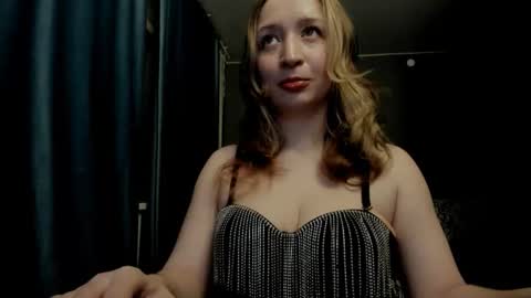 Snapshot of eva_rikchter chatting on February 28, 10:11 pm Ice Goddess online show from February 28, 10:11 pm