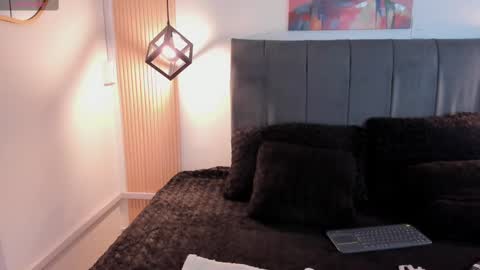 Eva   Emily online show from September 24, 1:47 pm