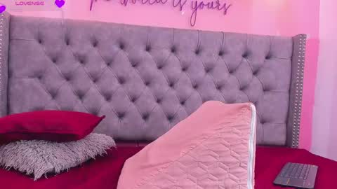 Snapshot of eva_smith5 chatting on April 22, 9:16 pm eva_smith5 online show from April 22, 9:16 pm
