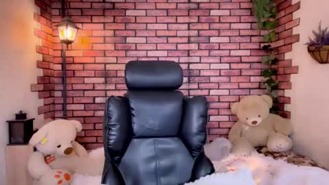 Eva online show from February 24, 11:36 pm