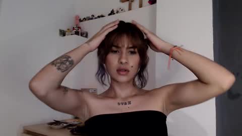 Snapshot of eva_viulet chatting on December 17, 10:38 pm MISS EVY online show from December 17, 10:38 pm