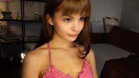 Hello my name is Eva its my first day here online show from October 4, 5:05 am