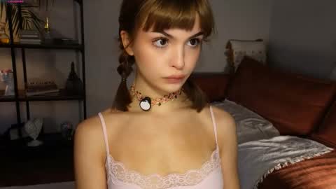 Hello my name is Eva its my first day here online show from October 20, 7:31 am