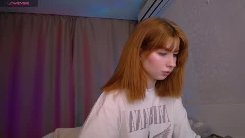 Snapshot of evaa_moonn_ chatting on February 1, 5:39 am Eva online show from February 1, 5:39 am