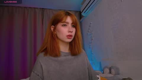 Snapshot of evaa_moonn_ chatting on February 6, 6:11 pm Eva online show from February 6, 6:11 pm