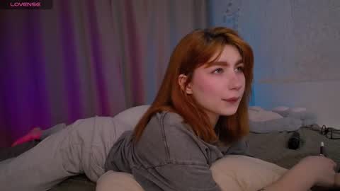 Snapshot of evaa_moonn_ chatting on February 17, 3:58 am Eva online show from February 17, 3:58 am