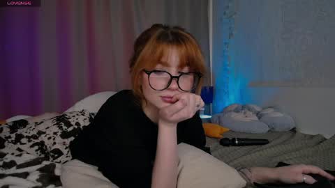 Snapshot of evaa_moonn_ chatting on April 4, 1:48 am Eva online show from April 4, 1:48 am