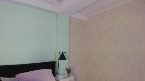 Snapshot of evaa_stevens chatting on November 8, 11:43 am julieth online show from November 8, 11:43 am