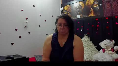 Snapshot of evaaross chatting on June 5, 8:47 pm Eva online show from June 5, 8:47 pm